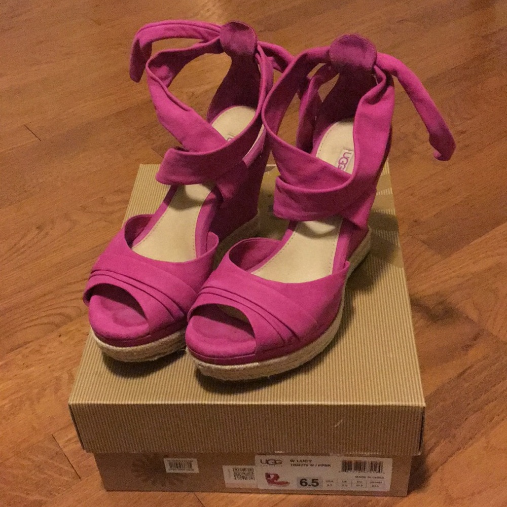 Ugg w Lucy wedge sandals in fuschia
